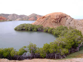 LagunaGde7.jpg (50514 octets)
